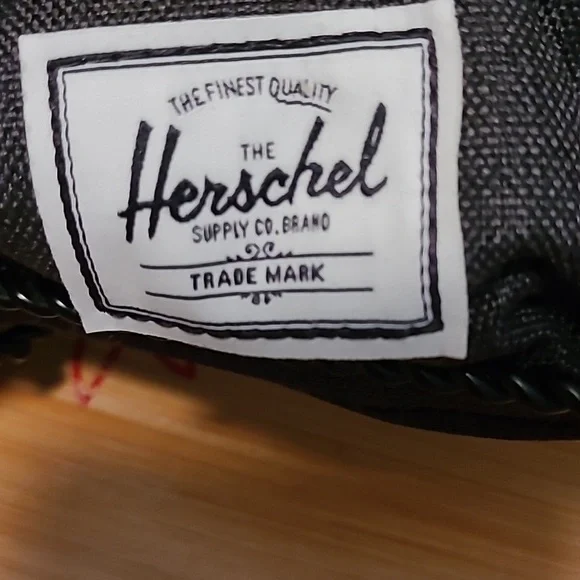 HERSCHEL fanny pack waist bag/ crossbody with pouch - Picture 11 of 13